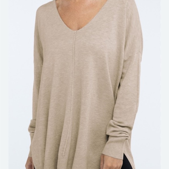 Zenana Outfitters Sweaters - Zenana Outfitters | Beige Viscose Front Seam V-Neck Sweater | Sz L/XL